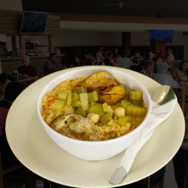 Consomé con menudencias